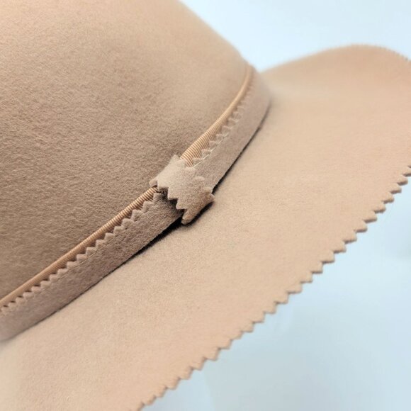 Vintage Pappagallo Felt Hat Cloche Tan